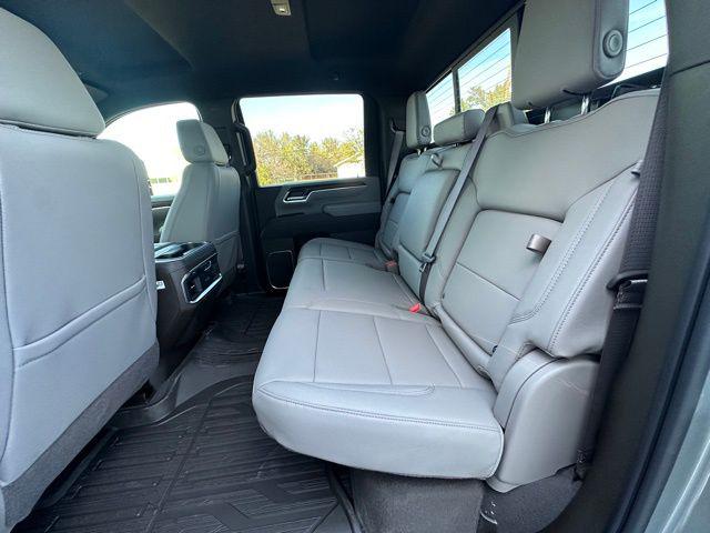 2026 GMC Sierra 2500HD Crew Cab, Standard Bed, SLT, 4WD