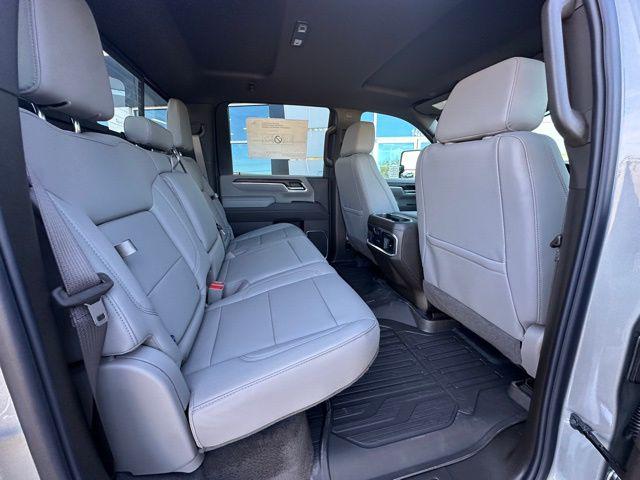 2026 GMC Sierra 2500HD Crew Cab, Standard Bed, SLT, 4WD