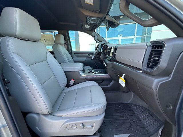 2026 GMC Sierra 2500HD Crew Cab, Standard Bed, SLT, 4WD