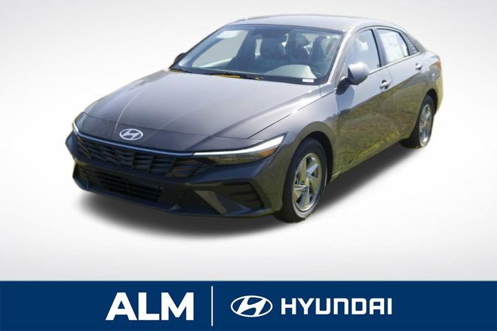 2026 Hyundai Elantra SE's photo