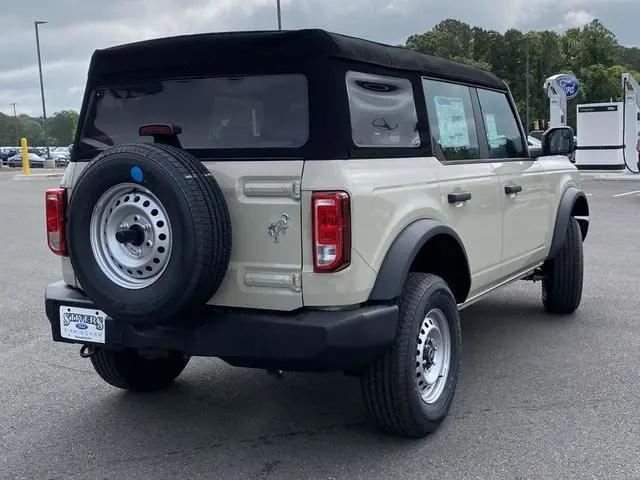 2025 Ford Bronco Base