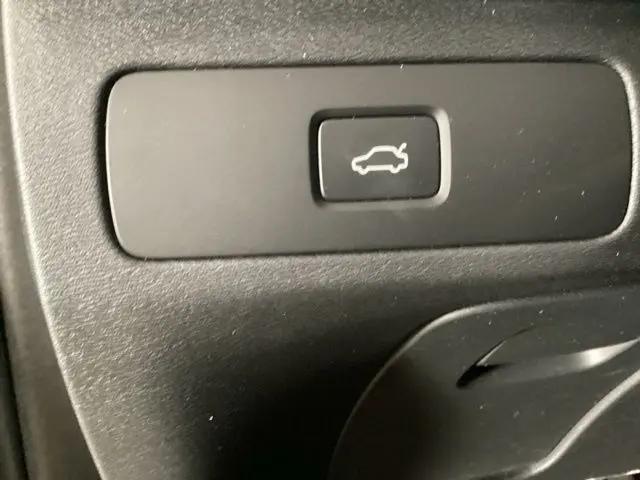 2026 Volvo XC90 Plus, B6 AWD Gas (mild hybrid), Gasoline, Bright, 7 Seats
