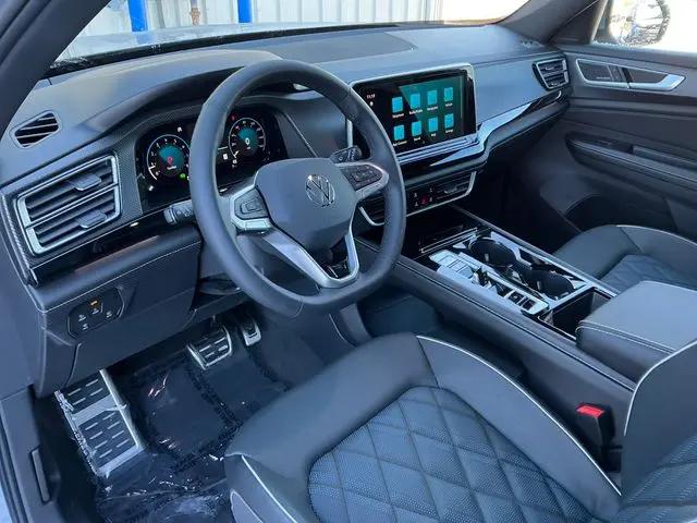 2026 Volkswagen Atlas Cross Sport SEL Premium R-Line
