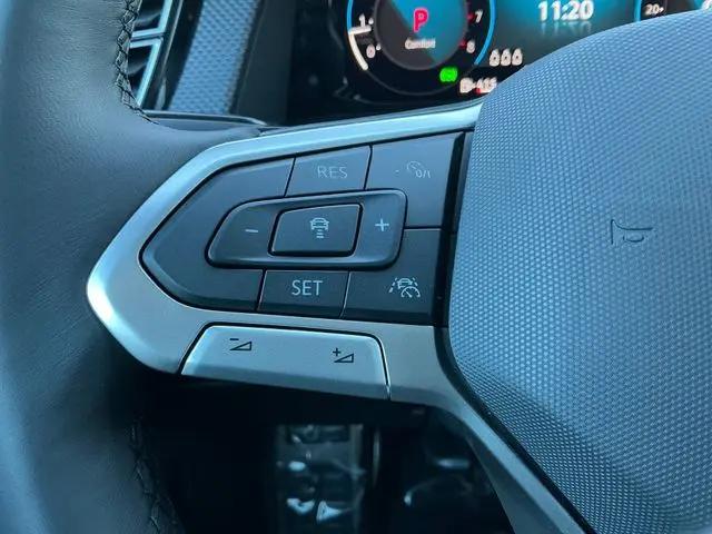 2026 Volkswagen Atlas Cross Sport SEL Premium R-Line