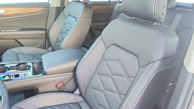 2026 Volkswagen Atlas SE with Technology