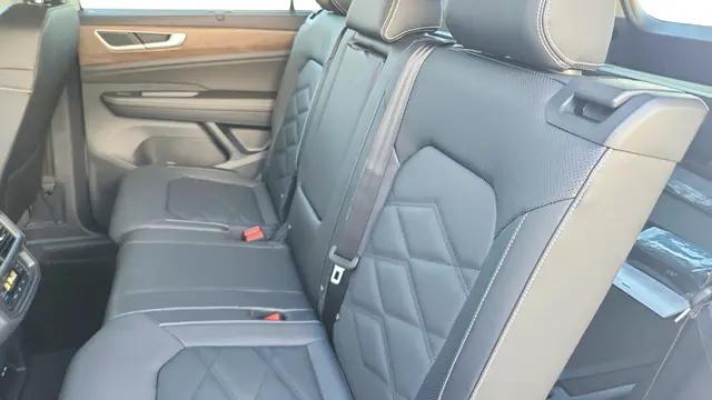 2026 Volkswagen Atlas SE with Technology