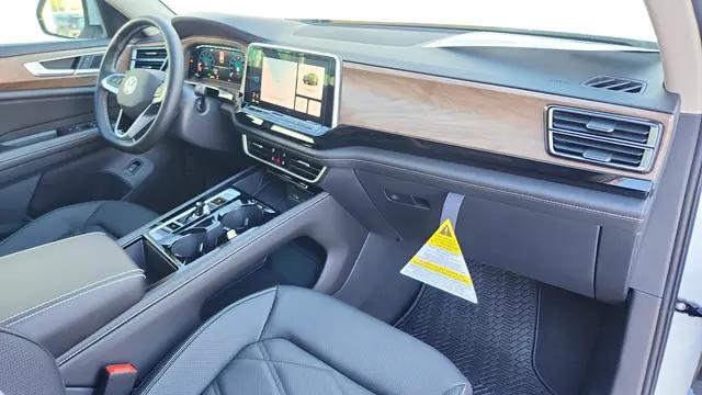 2026 Volkswagen Atlas SE with Technology