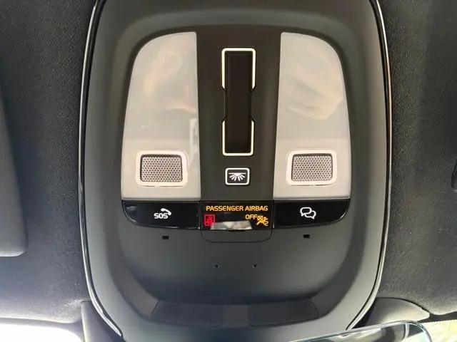 2026 Volvo XC40 Black Edition Ultra, B5 AWD Gas (mild hybrid)