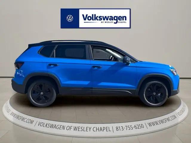 2026 Volkswagen Taos SE Black