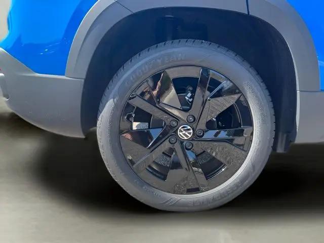 2026 Volkswagen Taos SE Black