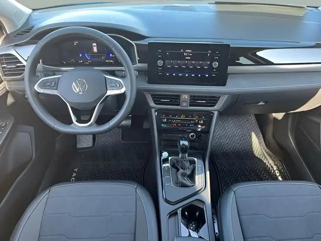 2026 Volkswagen Taos SE Black
