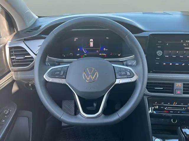 2026 Volkswagen Taos SE Black