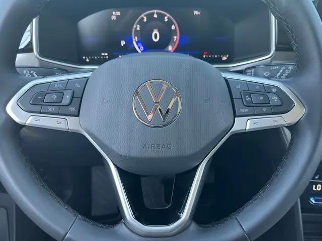2026 Volkswagen Taos SE Black
