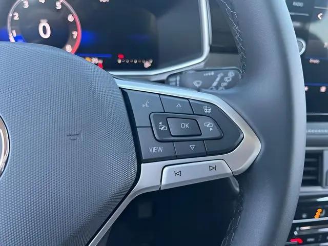 2026 Volkswagen Taos SE Black