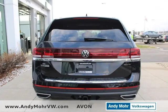 2026 Volkswagen Atlas SE with Technology