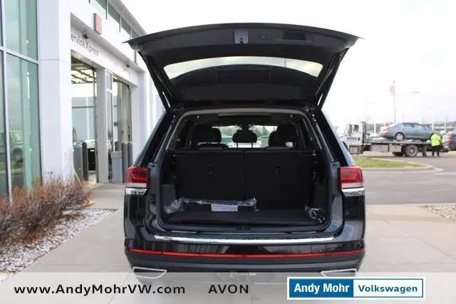 2026 Volkswagen Atlas SE with Technology