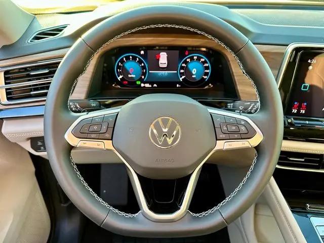 2026 Volkswagen Atlas SE with Technology