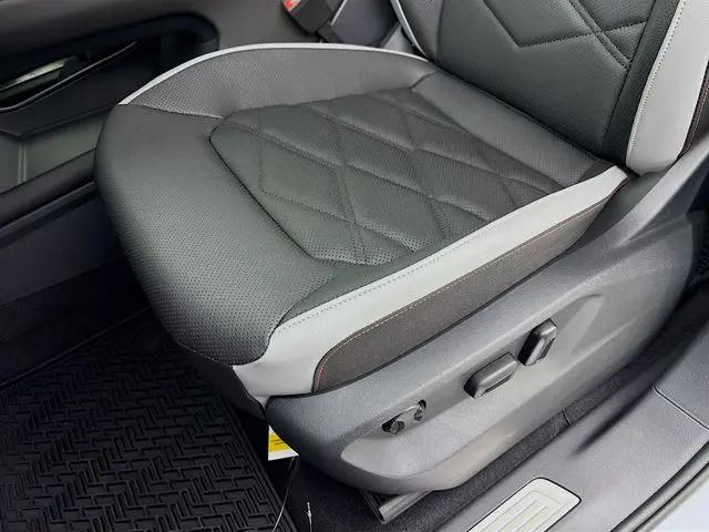 2026 Volkswagen Atlas Peak Edition