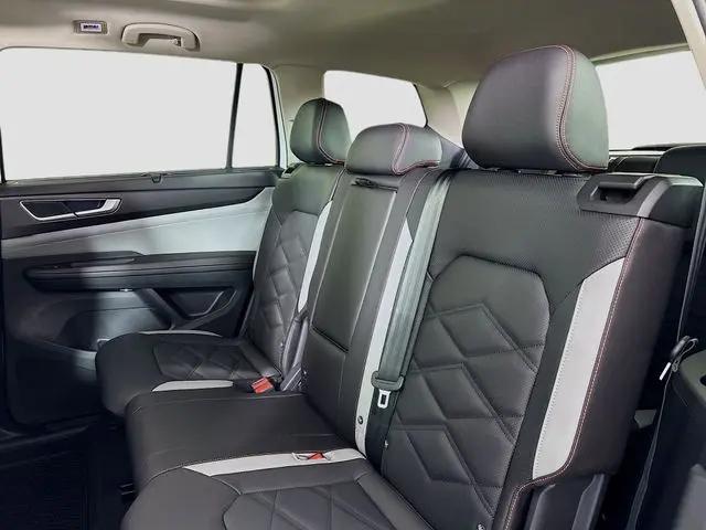2026 Volkswagen Atlas Peak Edition