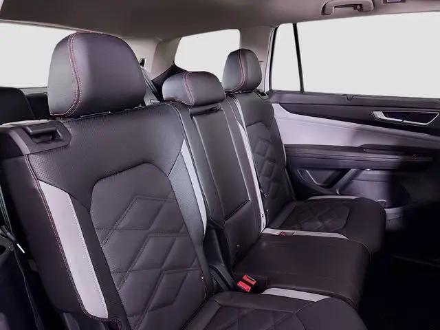 2026 Volkswagen Atlas Peak Edition