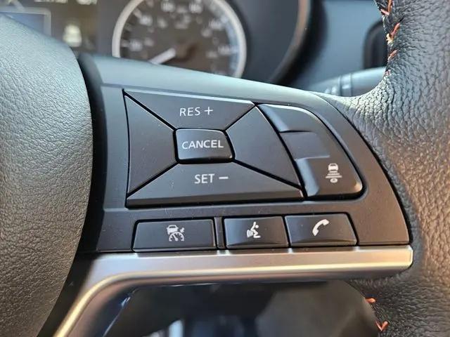 2025 Nissan Versa 1.6 SR