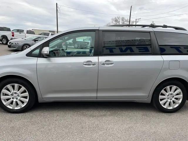 2017 Toyota Sienna Limited 7 Passenger