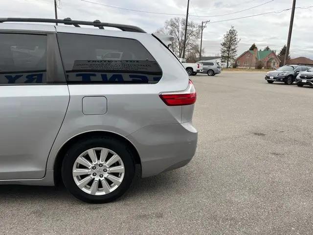 2017 Toyota Sienna Limited 7 Passenger