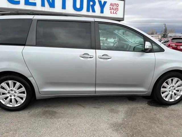 2017 Toyota Sienna Limited 7 Passenger