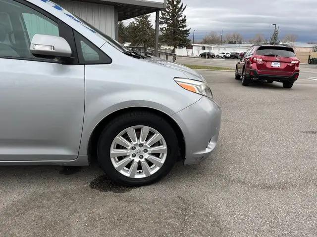 2017 Toyota Sienna Limited 7 Passenger