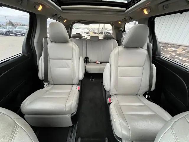 2017 Toyota Sienna Limited 7 Passenger
