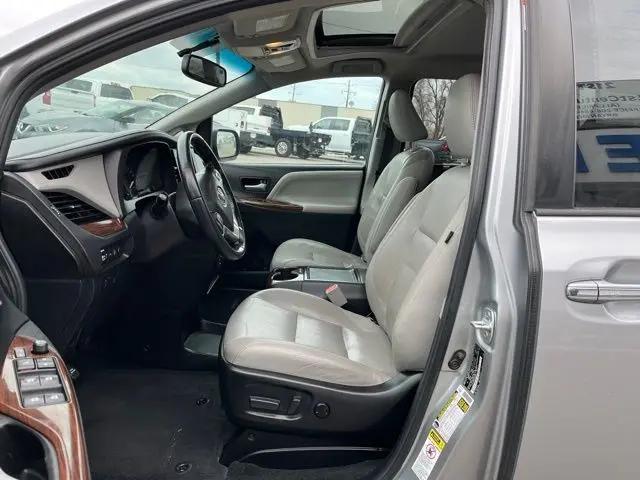 2017 Toyota Sienna Limited 7 Passenger