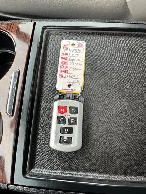 2017 Toyota Sienna Limited 7 Passenger