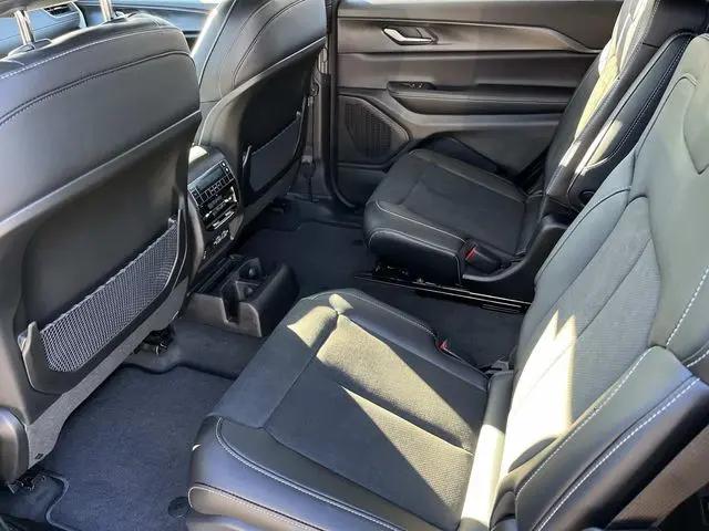 2025 Jeep Grand Cherokee L Altitude X 4x4