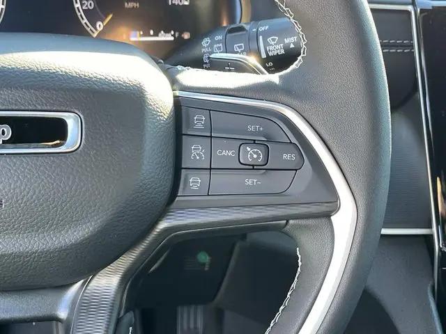 2025 Jeep Grand Cherokee L Altitude X 4x4