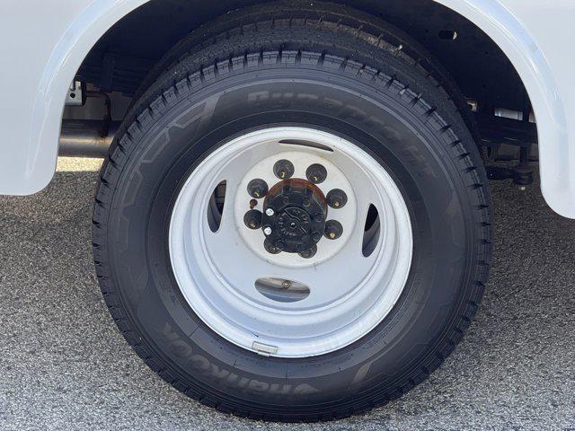 2026 Ford E-350 Cutaway E-350 DRW 158" WB