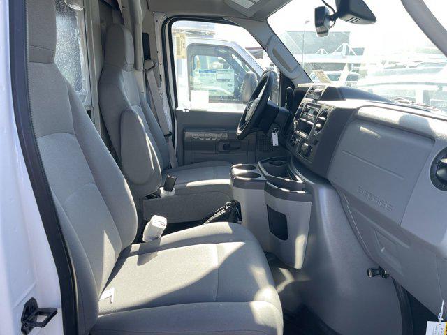 2026 Ford E-350 Cutaway E-350 DRW 158" WB