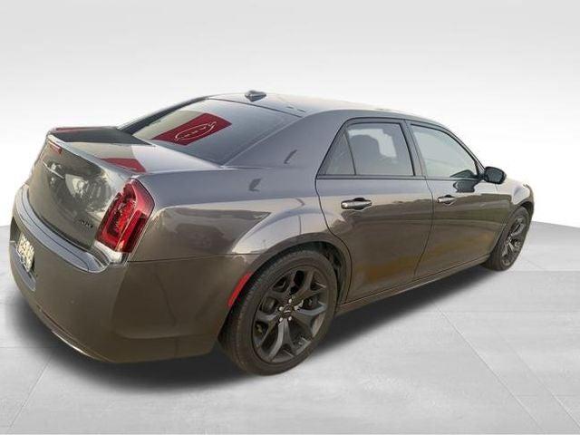 2022 Chrysler 300 Touring L