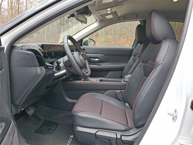 2025 Nissan Kicks SR FWD