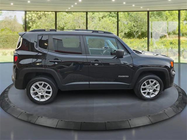 2022 Jeep Renegade Latitude 4x4 2022 Jeep Renegade Latitude 4x4