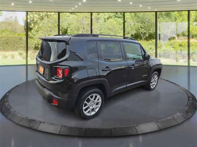 2022 Jeep Renegade Latitude 4x4 2022 Jeep Renegade Latitude 4x4