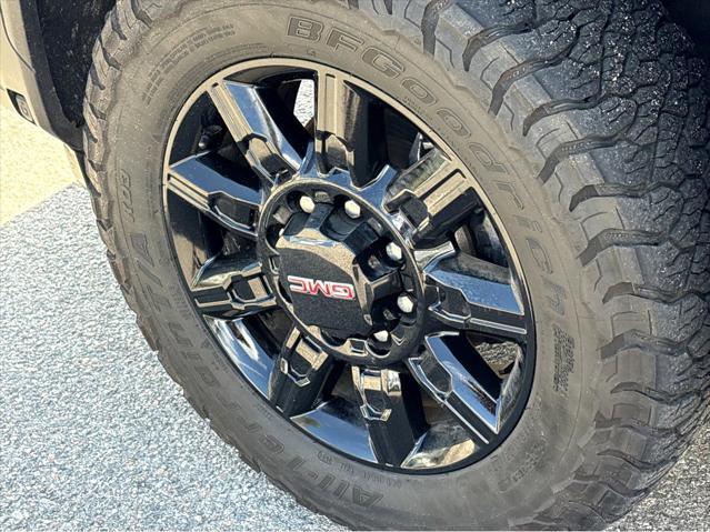 2024 GMC Sierra 2500HD 4WD Crew Cab Standard Bed AT4