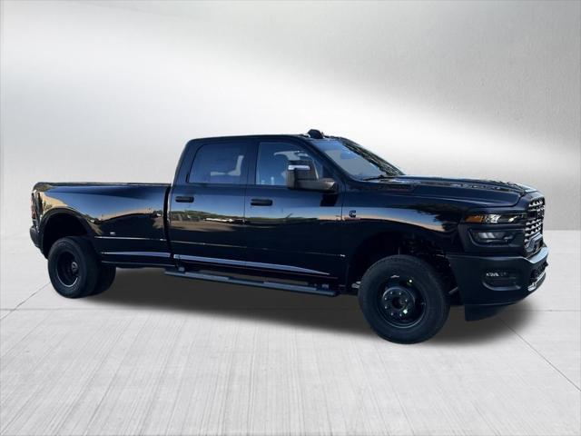 2026 RAM Ram 3500 RAM 3500 TRADESMAN CREW CAB 4X4 8 BOX