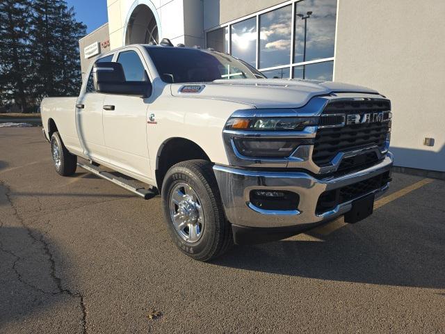 2026 RAM Ram 3500 RAM 3500 TRADESMAN CREW CAB 4X4 8 BOX