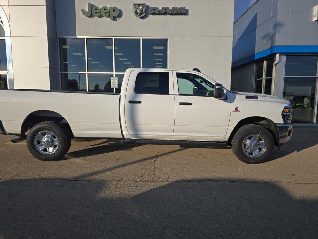 2026 RAM Ram 3500 RAM 3500 TRADESMAN CREW CAB 4X4 8 BOX