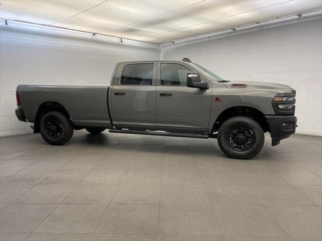 2026 RAM Ram 3500 RAM 3500 TRADESMAN CREW CAB 4X4 8 BOX