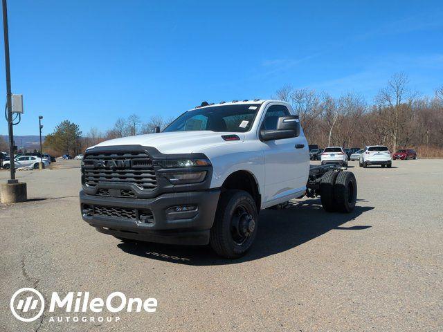 2026 RAM Ram 3500 Chassis Cab RAM 3500 TRADESMAN CHASSIS REGULAR CAB 4X4 60 CA 2026 RAM Ram 3500 Chassis Cab RAM 3500 TRADESMAN CHASSIS REGULAR CAB 4X4 60 CA