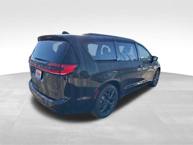 2026 Chrysler Pacifica Limited AWD