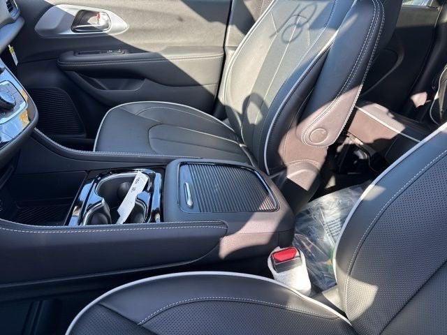 2026 Chrysler Pacifica Limited AWD