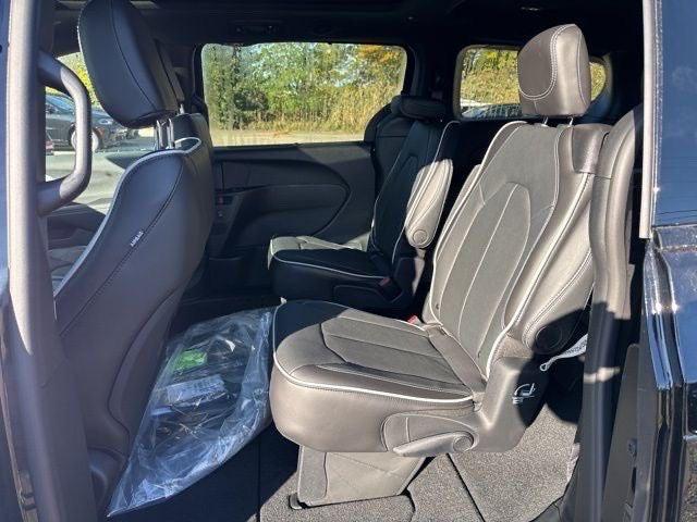 2026 Chrysler Pacifica Limited AWD