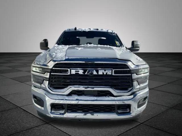 2026 RAM Ram 3500 Chassis Cab RAM 3500 TRADESMAN CREW CAB CHASSIS 4X4 60 CA